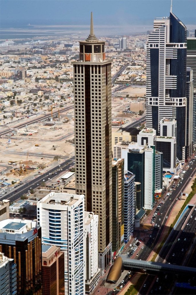 تاور پلازا